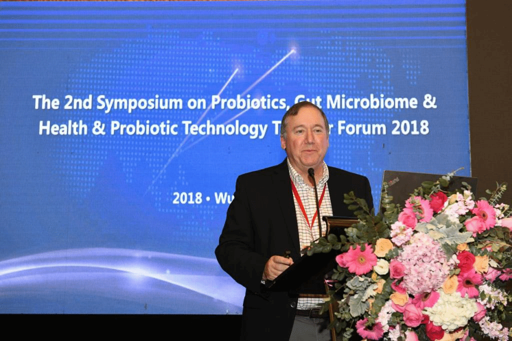 美国微生物科学院院士美国加州大学戴维斯分校David Mills教授做大会报告 美国微生物科学院院士美国加州大学戴维斯分校David Mills教授做大会报告